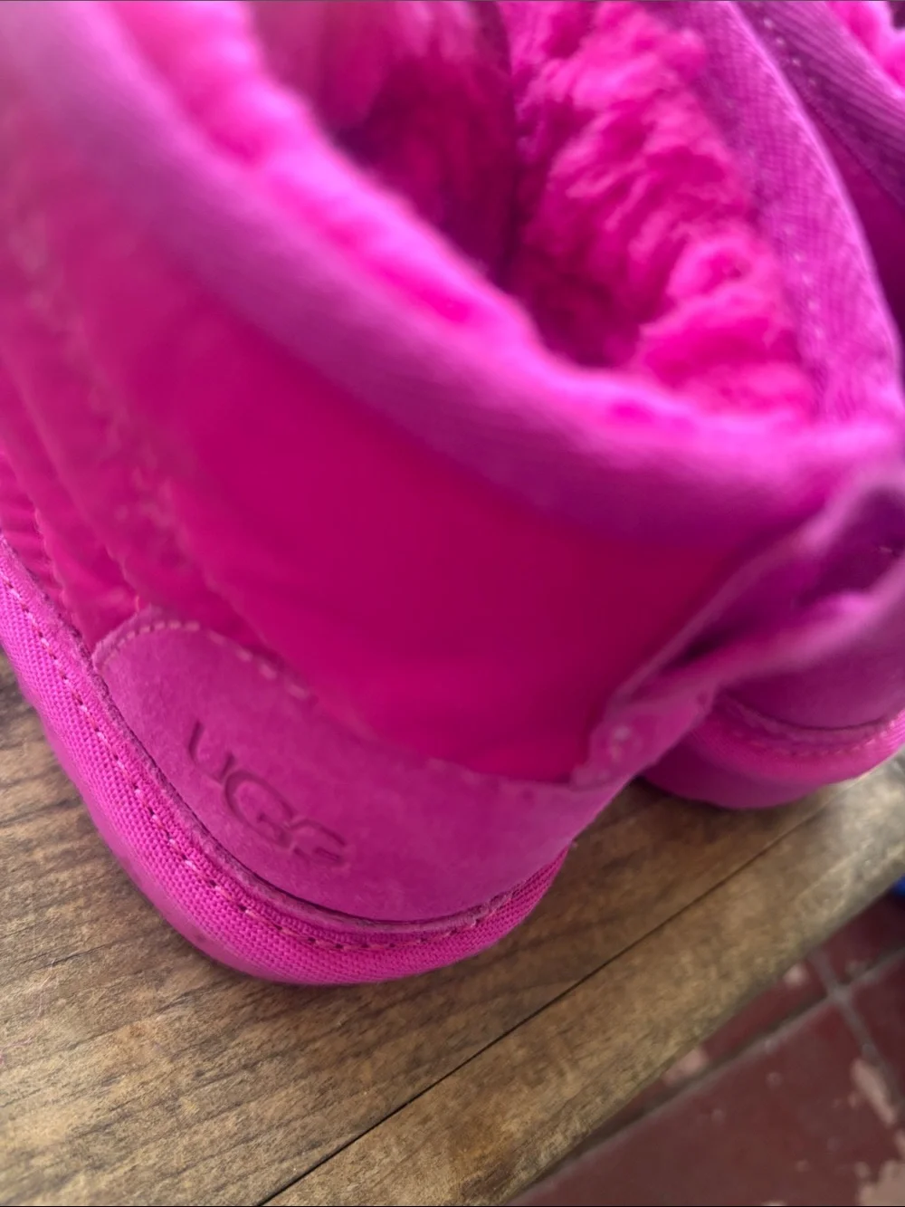 UGG Kids Bright Fuchsia Faux-Fur Lace-Up Boots